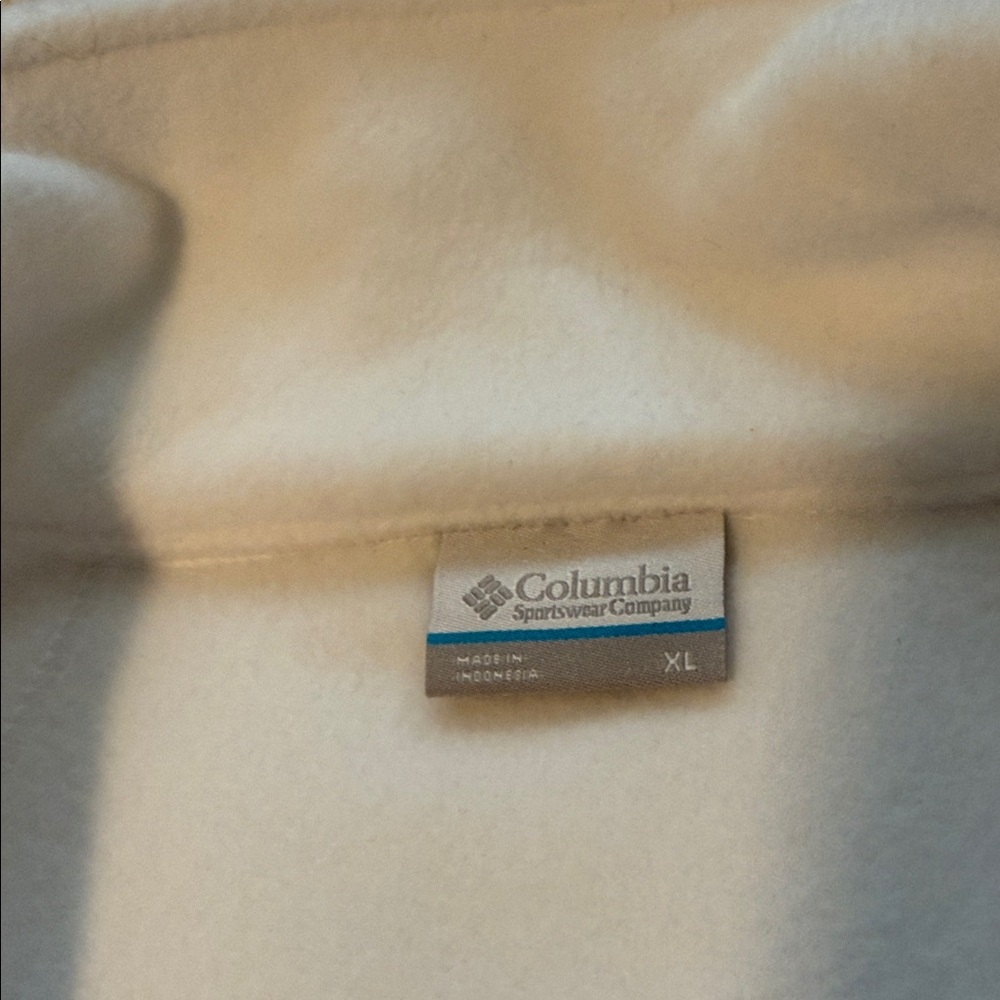 Columbia Women's Snowy White Fleece Jacket - Picture 2 of 5